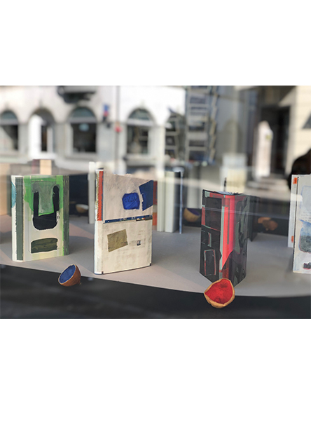 schutzumschläge übermalt